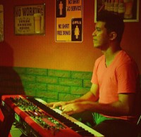 /album/musicos-da-amazonia/musicos-da-amazonia-tecladista-santareno-bruno-azevedo-santarem-para-avesso-bar-jpg/